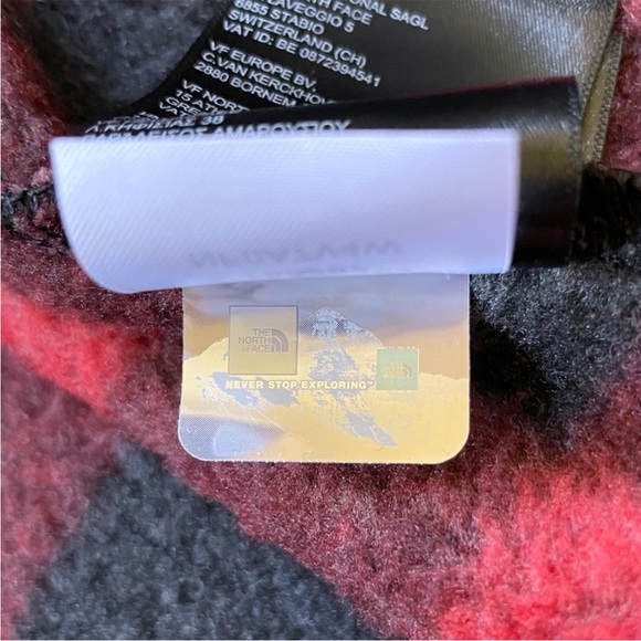 The North Face Women’s Buffalo Plaid Maggy Sweater Fleece Jacket - Picture 8 of 8